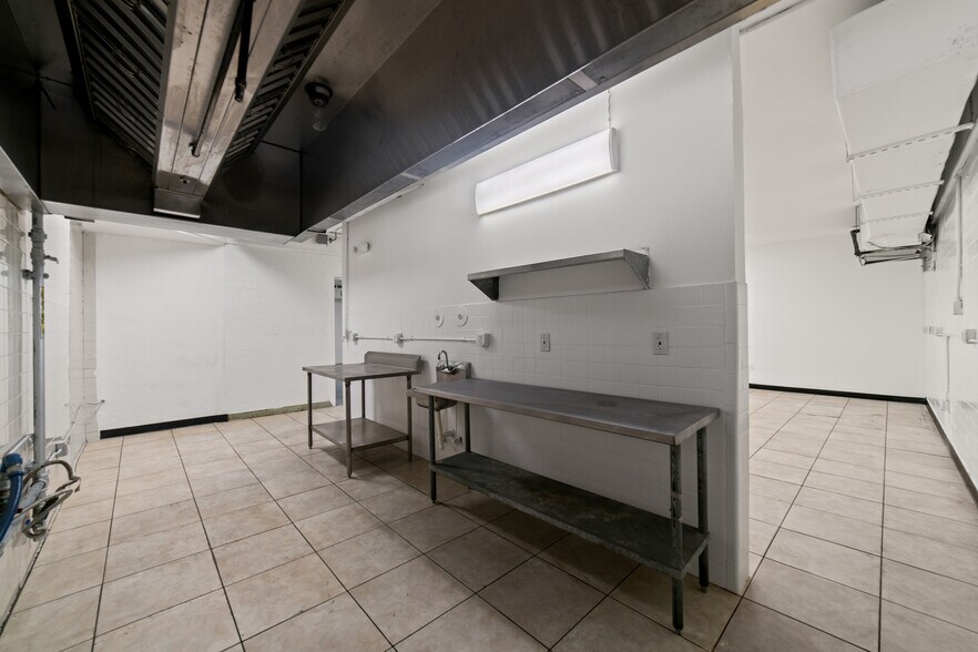 More Photos Of 913 SW 8th Ave, Hallandale Beach Warehouse For Lease