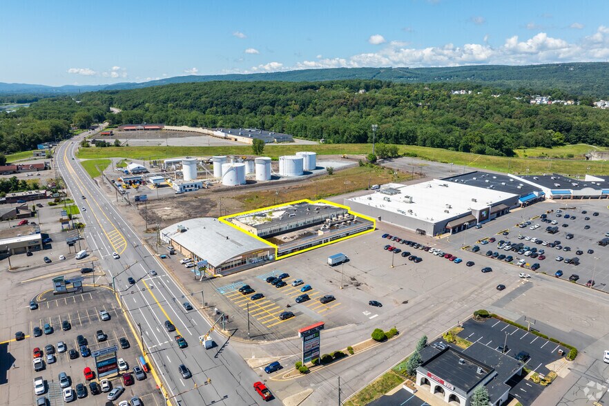 Primary Photo Of 274 W Side Mall, Edwardsville General Retail For Sale