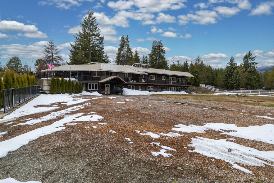 More Photos Of 180 Silver Ridge Ranch Rd, Easton Trailer Camper Park For Sale