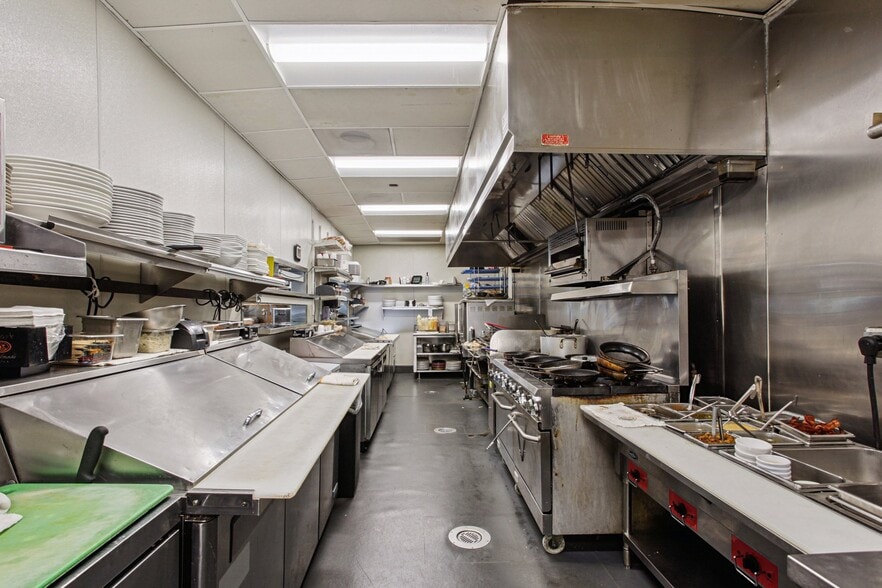 More Photos Of 76 Broadway, Denver Storefront Retail Office For Lease