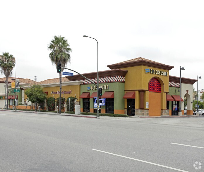 More Photos Of 10911-10939 Ventura Blvd, Studio City General Retail For Lease