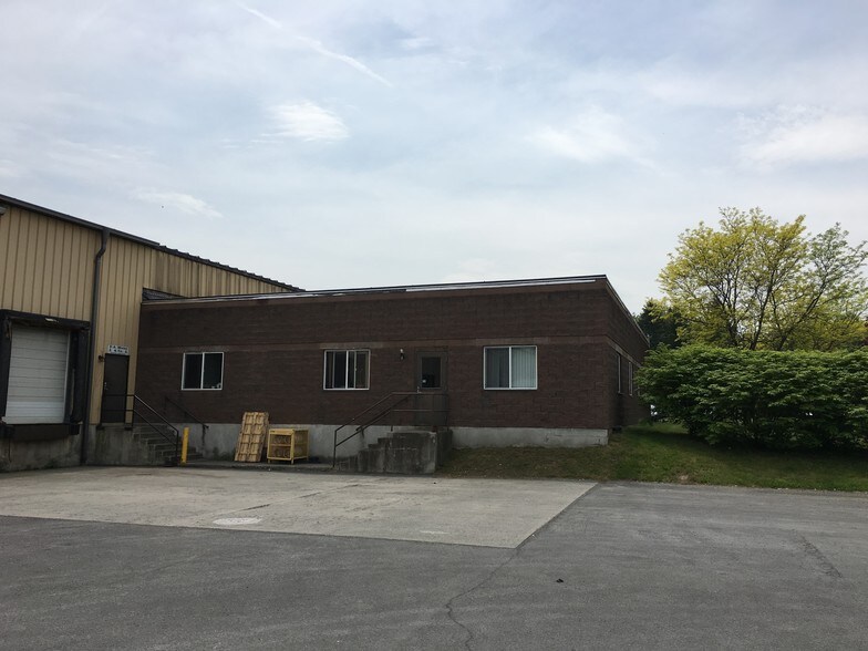 More Photos Of 1210 Route 9, South Schodack Warehouse For Lease