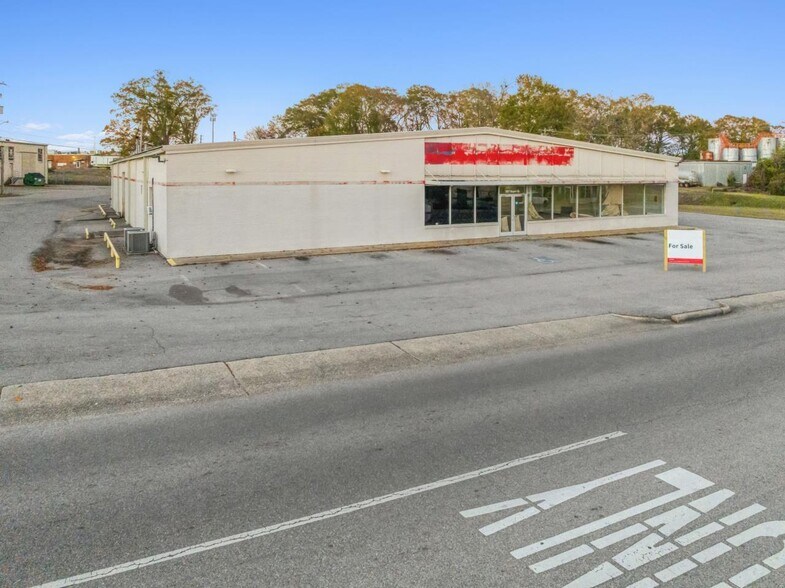 More Photos Of 1021 Rogers St, Laurel Freestanding For Sale