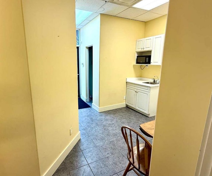 More Photos Of 5212 48 St, Red Deer Office For Sale