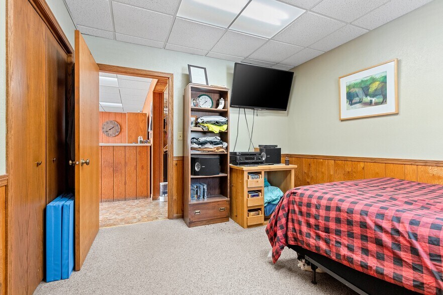 More Photos Of 537 Caldwell Ave, Oconto Falls Office For Sale