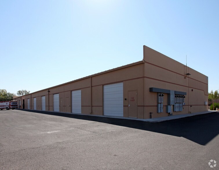 More Photos Of 4720 N La Cholla Blvd, Tucson Showroom For Lease