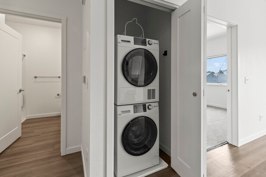 More Photos Of 120 & 124 W Hatting St, Luverne Apartments For Sale