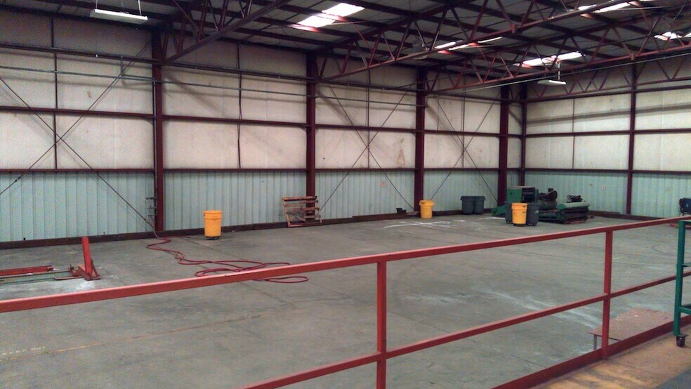 More Photos Of 700 Center St, Orange Cove Manufacturing For Lease