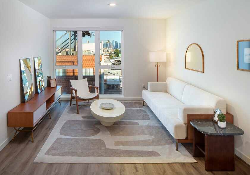 More Photos Of 988 S Manhattan Pl, Los Angeles Apartments For Lease