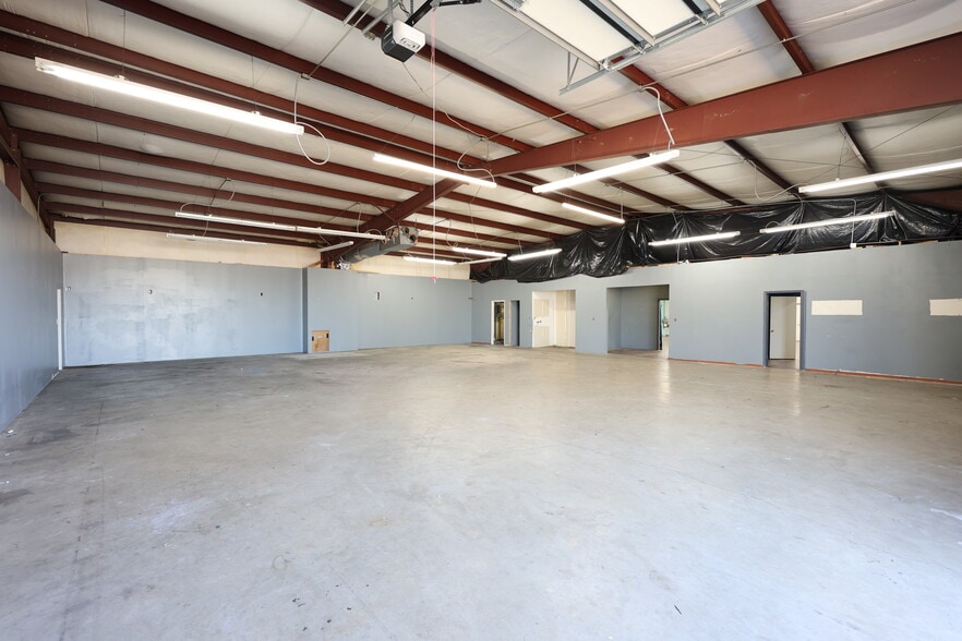 More Photos Of 801 Sandalwood Dr, Jacksonville Freestanding For Sale