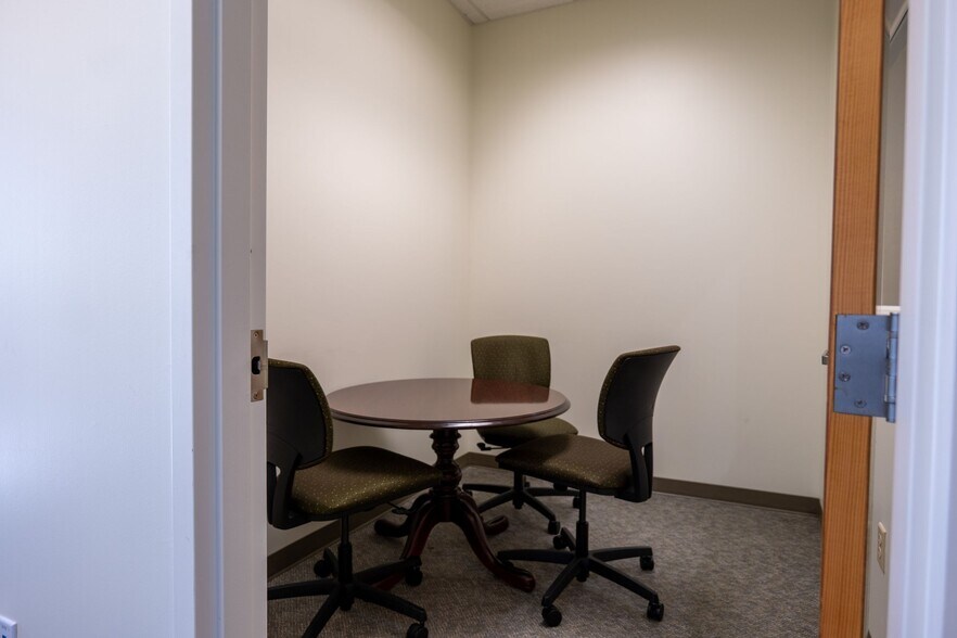 More Photos Of 7803 E Colonial Dr, Orlando Unknown For Lease