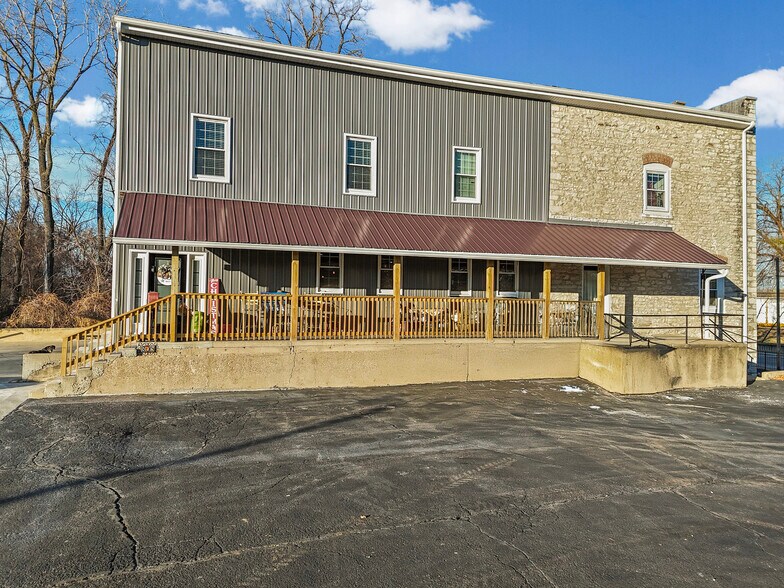 More Photos Of 305 N Main St, Ste Genevieve Storefront Retail Residential For Sale