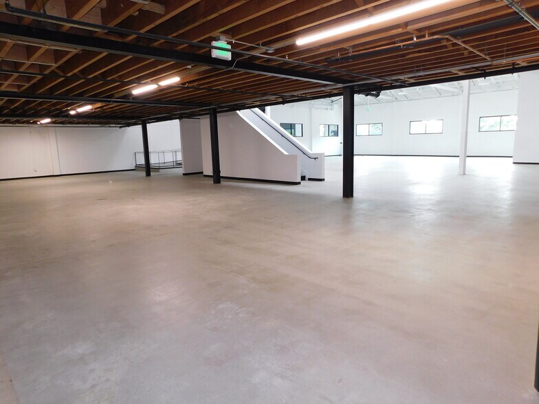 More Photos Of 4700 San Pablo Ave, Emeryville Warehouse For Lease