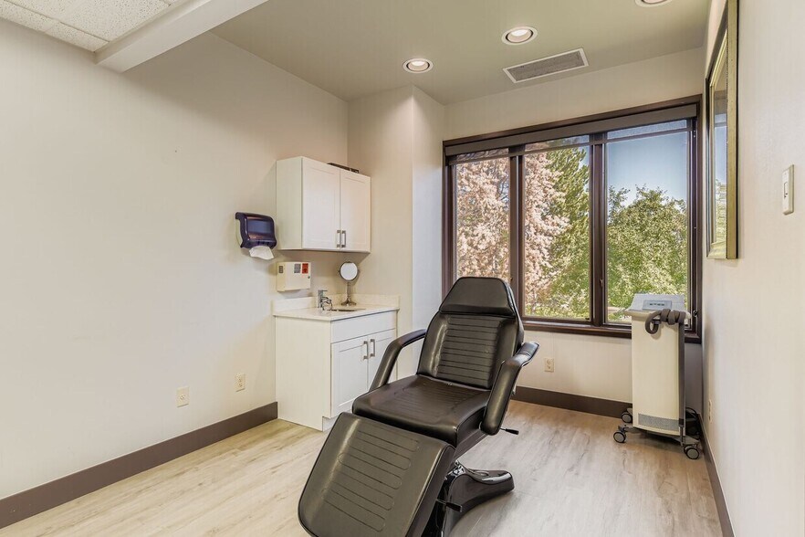 More Photos Of 5420 S Quebec St, Englewood Medical For Lease
