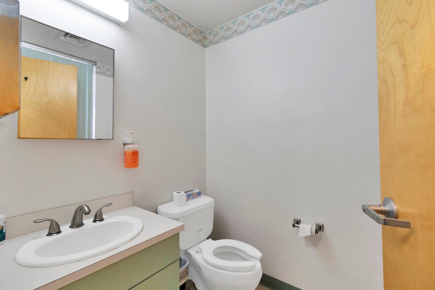 More Photos Of 2525 Harbor Blvd, Port Charlotte Medical For Lease