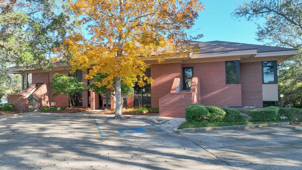 More Photos Of 220 Mckenzie Ave, Panama City Office For Sale