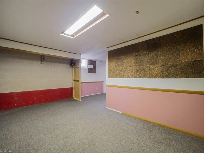 More Photos Of 31255 Lorain Rd, Cleveland Office Residential For Sale