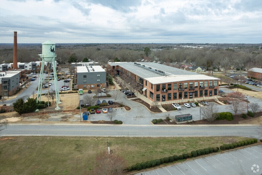 More Photos Of 300 South St, Simpsonville Apartments For Sale