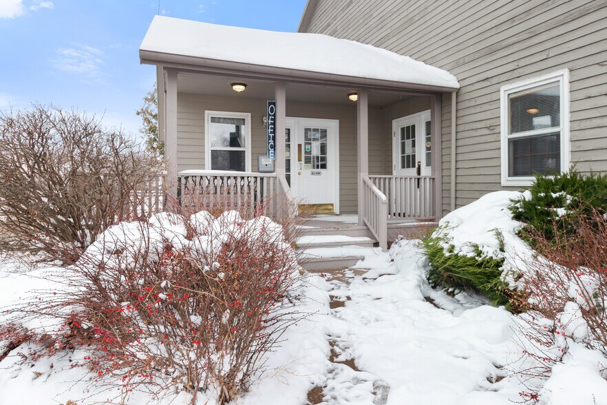 More Photos Of 4712 220th Trl, Amana Hotel For Sale