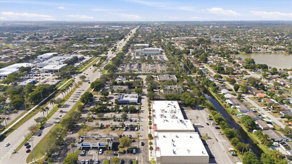 More Photos Of 8527 Pines Blvd, Pembroke Pines Office For Sale