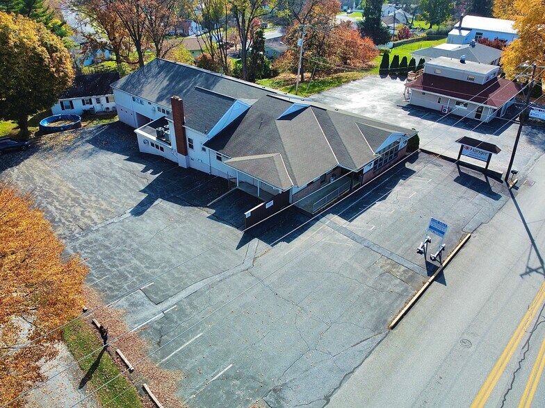 More Photos Of 915 N Hanover St, Elizabethtown Medical For Sale