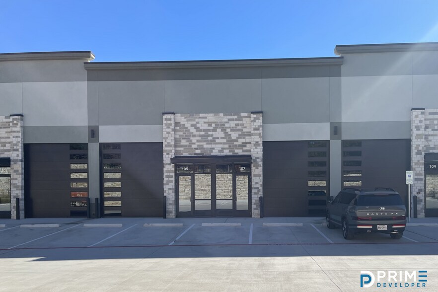 More Photos Of 15901 Ronald Reagan Blvd, Leander Showroom For Sale