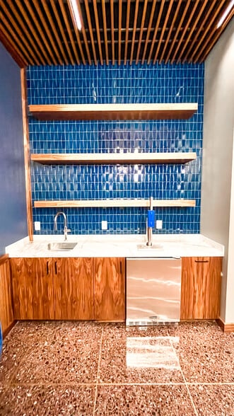 More Photos Of 1025 Connecticut Ave NW, Washington Office For Lease