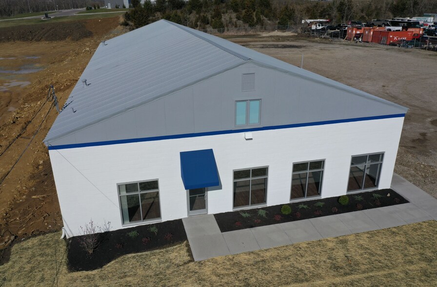 More Photos Of 9361 Seward Rd, Fairfield Warehouse For Lease