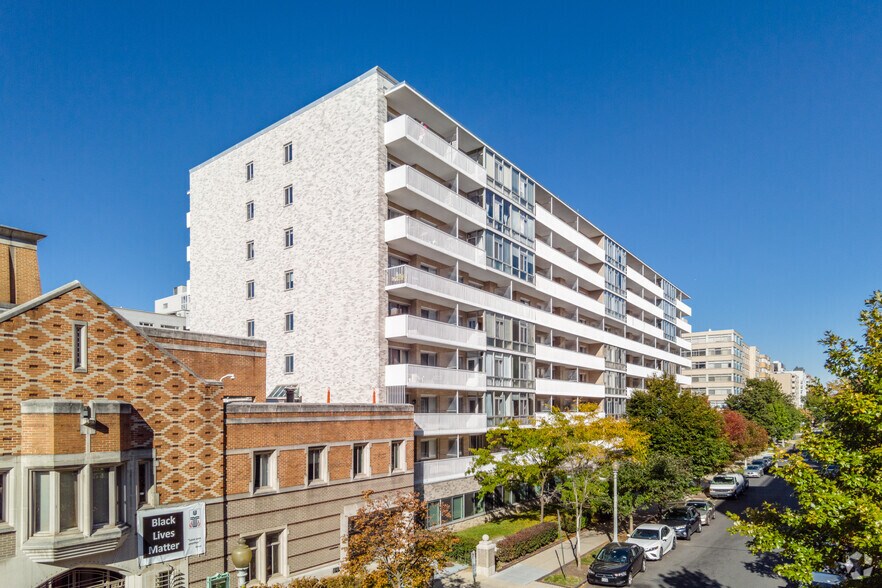 More Photos Of 730 24th St NW, Washington Apartments For Sale