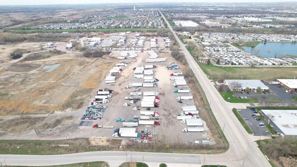 More Photos Of 1501 W Bartlett Rd, Elgin Land For Lease