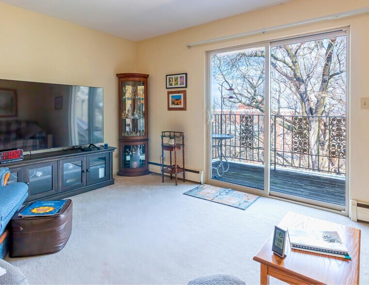 More Photos Of 1718 9th Ave, Moline Apartments For Sale