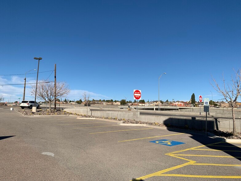 More Photos Of 4121 Montana Ave, El Paso Medical For Lease