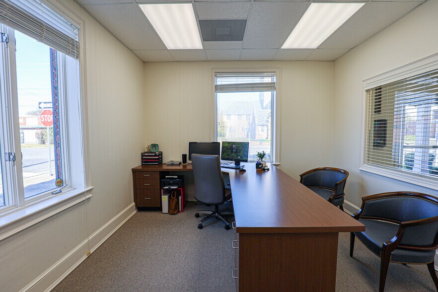 More Photos Of 630 Jefferson St, Paducah Office For Sale