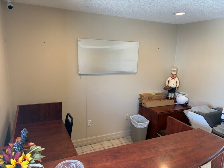 More Photos Of 2476 N Heideke St, Seguin Industrial For Sale