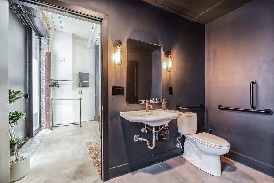 More Photos Of 1233-1235 Hamilton St, Philadelphia Loft Creative Space For Lease