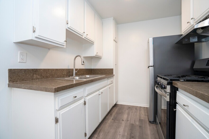 More Photos Of 12756 Venice Blvd, Los Angeles Apartments For Sale