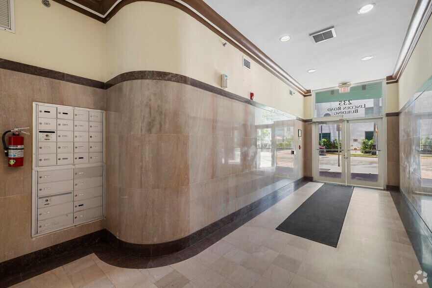 More Photos Of 235 Lincoln Rd, Miami Beach Unknown For Lease