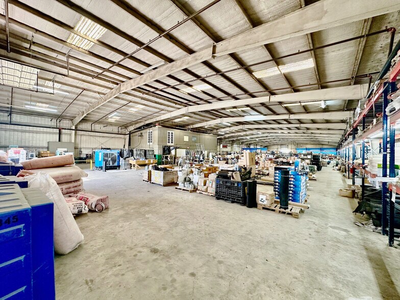 More Photos Of 1605 Genoa Red Bluff Rd, Pasadena Warehouse For Lease