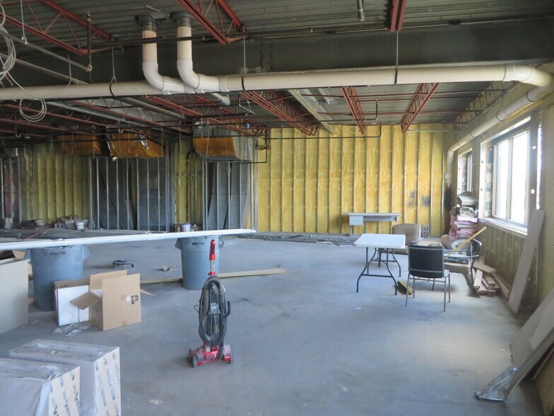 More Photos Of 34 W Main St, Somerville Office For Lease