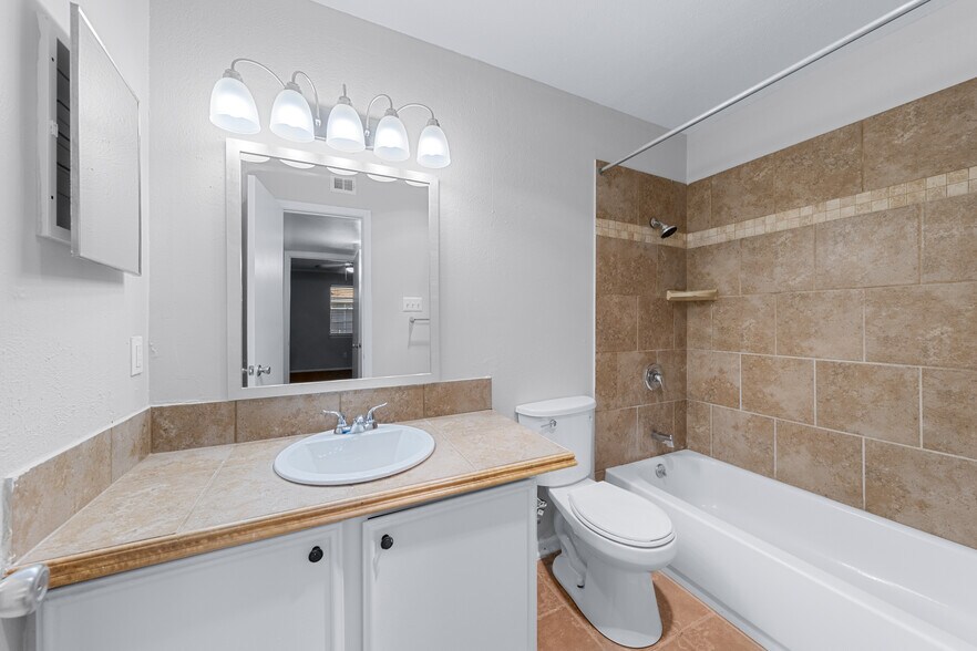 More Photos Of 4645 Ocean Dr, Corpus Christi Apartments For Sale