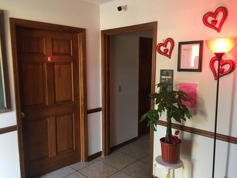 More Photos Of 3830 Williamsburg Park Blvd, Jacksonville Medical For Sale