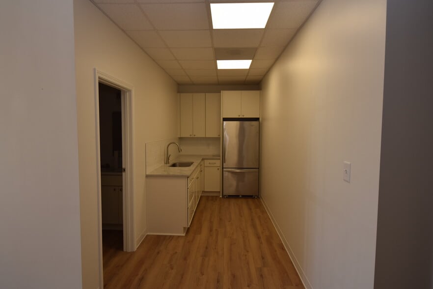 More Photos Of 6128 Brookshire Blvd, Charlotte Light Distribution For Lease