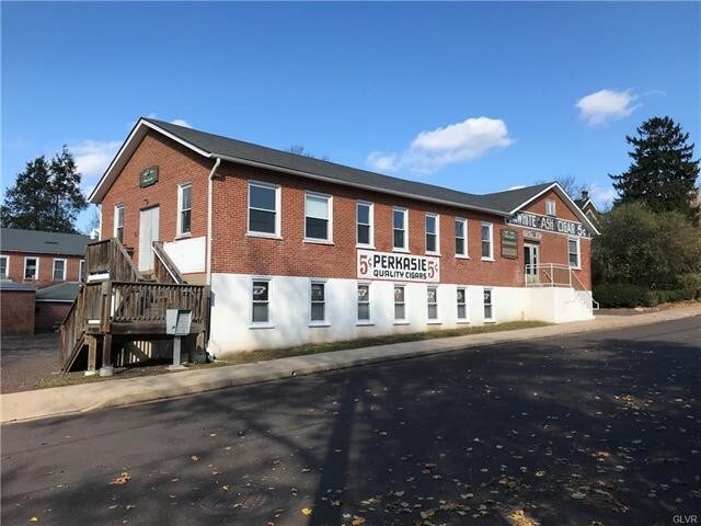 More Photos Of 214-218 S 4th St, Perkasie Warehouse For Lease