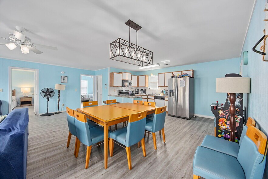 More Photos Of 412 S Seaside Dr, Surfside Beach Multifamily For Sale