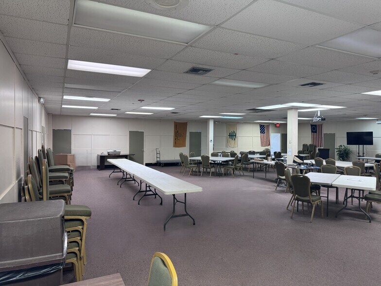 More Photos Of 1951 S Orange Blossom Trl, Apopka Office For Sale