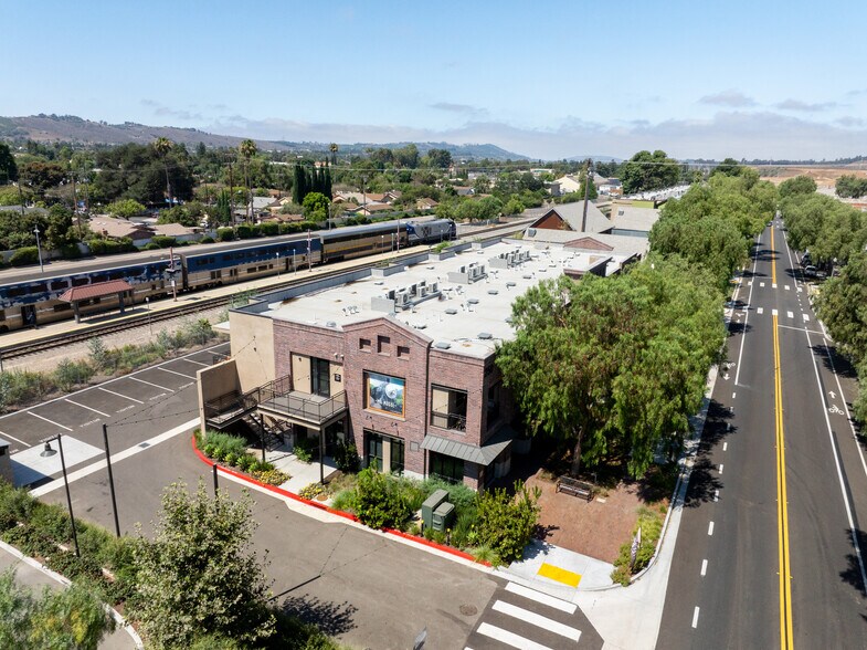 More Photos Of 80-250 E High St, Moorpark Restaurant For Lease