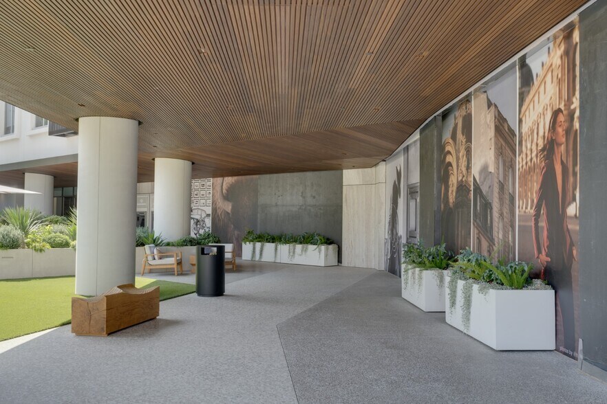 More Photos Of 11911 San Vicente Blvd, Los Angeles Office For Lease