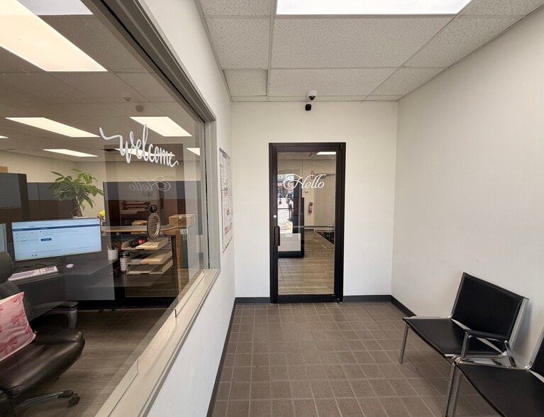More Photos Of 1915 S High St, Columbus Warehouse For Lease
