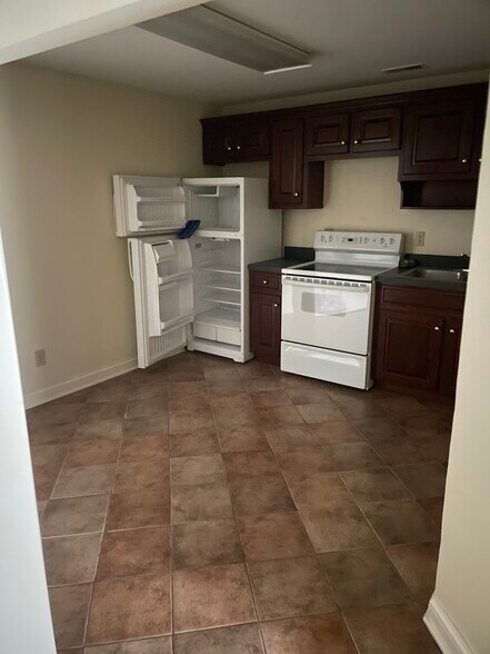 More Photos Of 102 Manor Ave, Bardstown Office For Sale