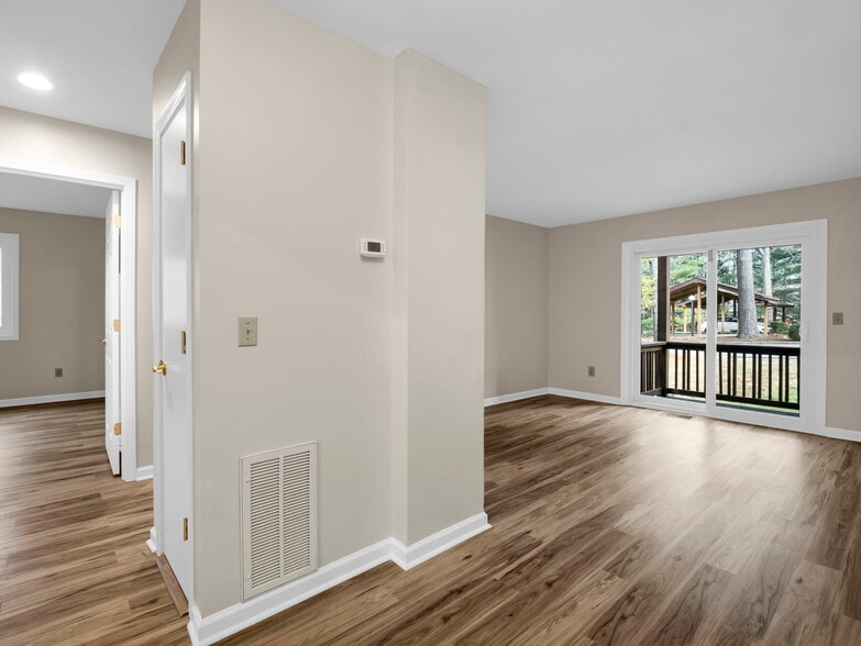 More Photos Of 520 Courtwood Ln, Hendersonville Apartments For Sale